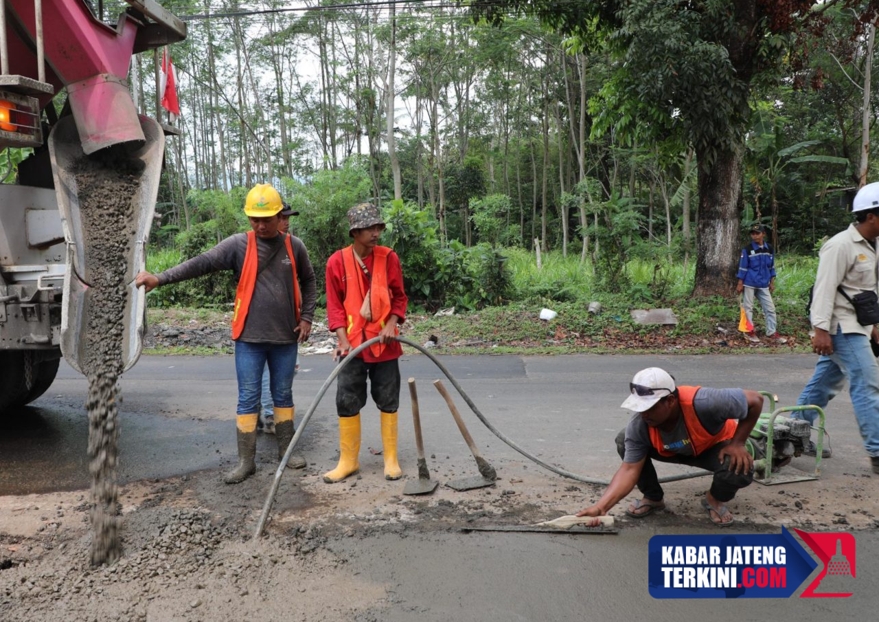 Pemprov Ungkap Progres Pengerjaan dan Perbaikan Jalan di Jateng