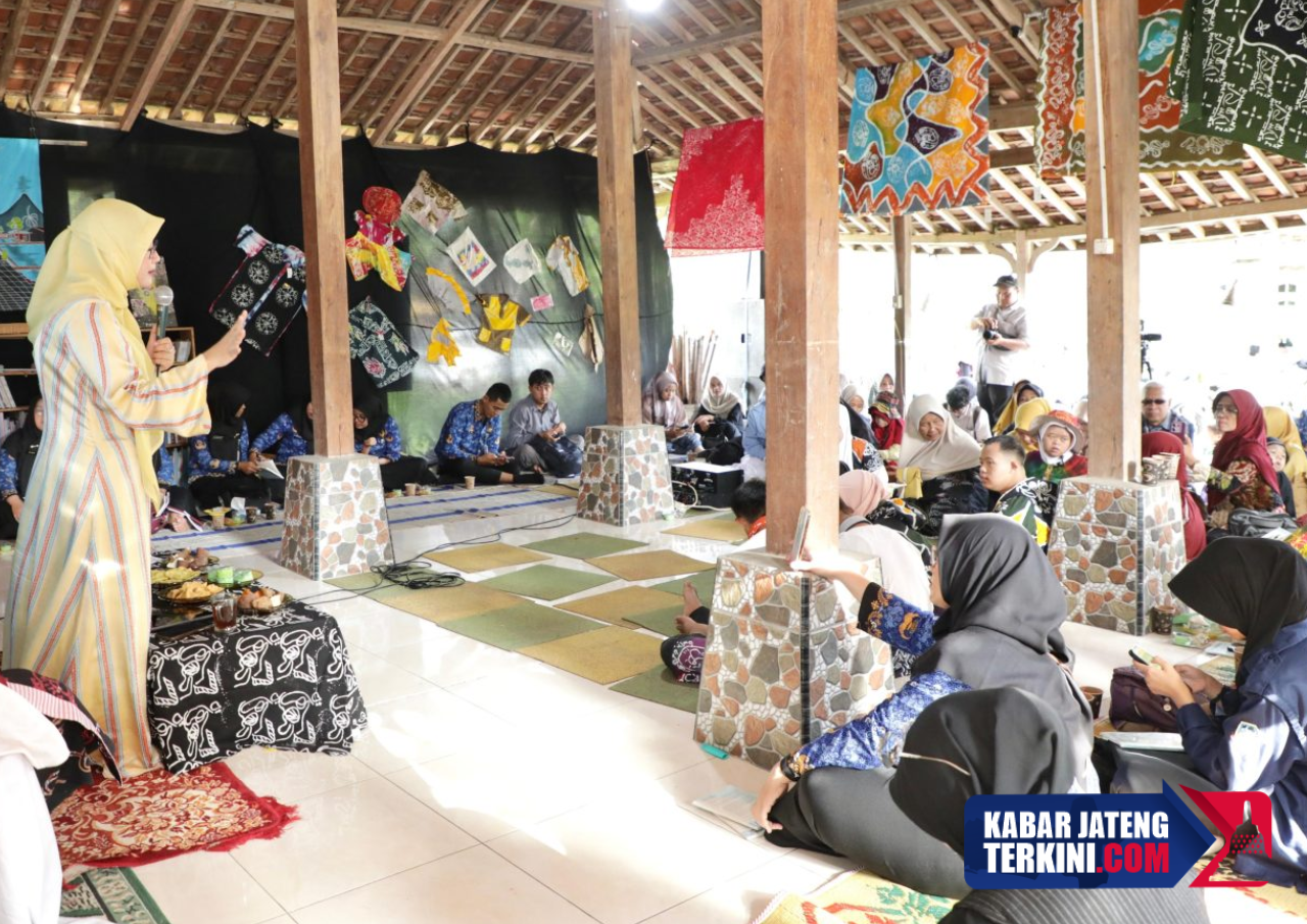 Penyandang Disabilitas di Kebumen Produktif Hasilkan Batik Pegon, Pernah Dipamerkan ke Singapura Hingga Turki