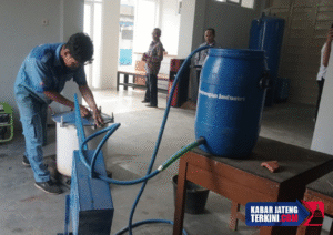 Siswa SMK di Kota Pekalongan Kembangkan Mesin Pengolah Sampah Jadi BBM
