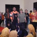 Walkot Semarang Agustina saat meninjau banjir di Genuk/semarangkota