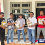 Endro Center Peduli Bencana Banjir, Serahkan Paket Sembako ke Korban Terdampak