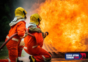 Gudang Frozen Food di Solo Terbakar, Kerugian Capai Rp280 Juta