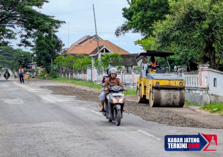 Perbaikan Ruas Jalan Utama di Rembang Ditargetkan Rampung Sebelum Lebaran