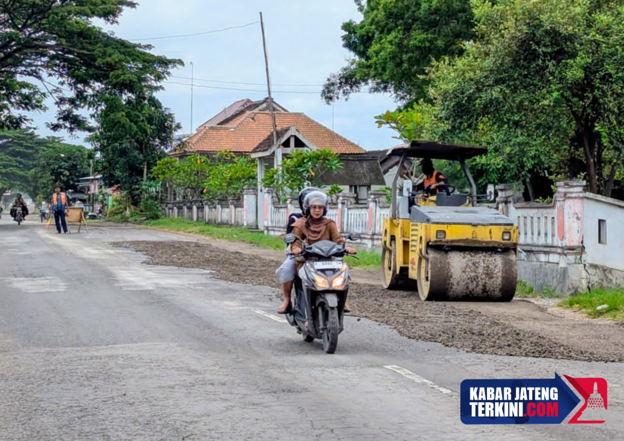 Perbaikan Ruas Jalan Utama di Rembang Ditargetkan Rampung Sebelum Lebaran