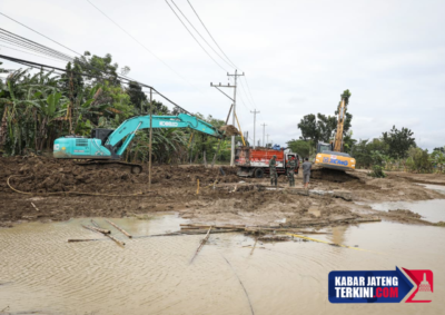 Tanggul Sungai Tuntang Jebol Sebabkan Banjir Grobogan, Target Perbaikan 3 Hari