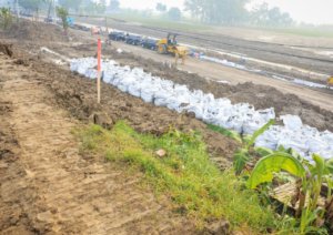 Tanggul Sungai Tuntang