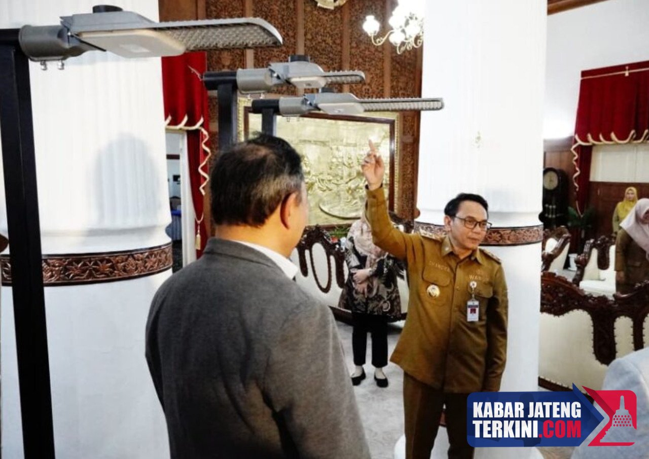 Pemkab Pati Terima Hibah Lampu Hemat Energi, Bakal Dipasang di Alun-alun Kembang Joyo