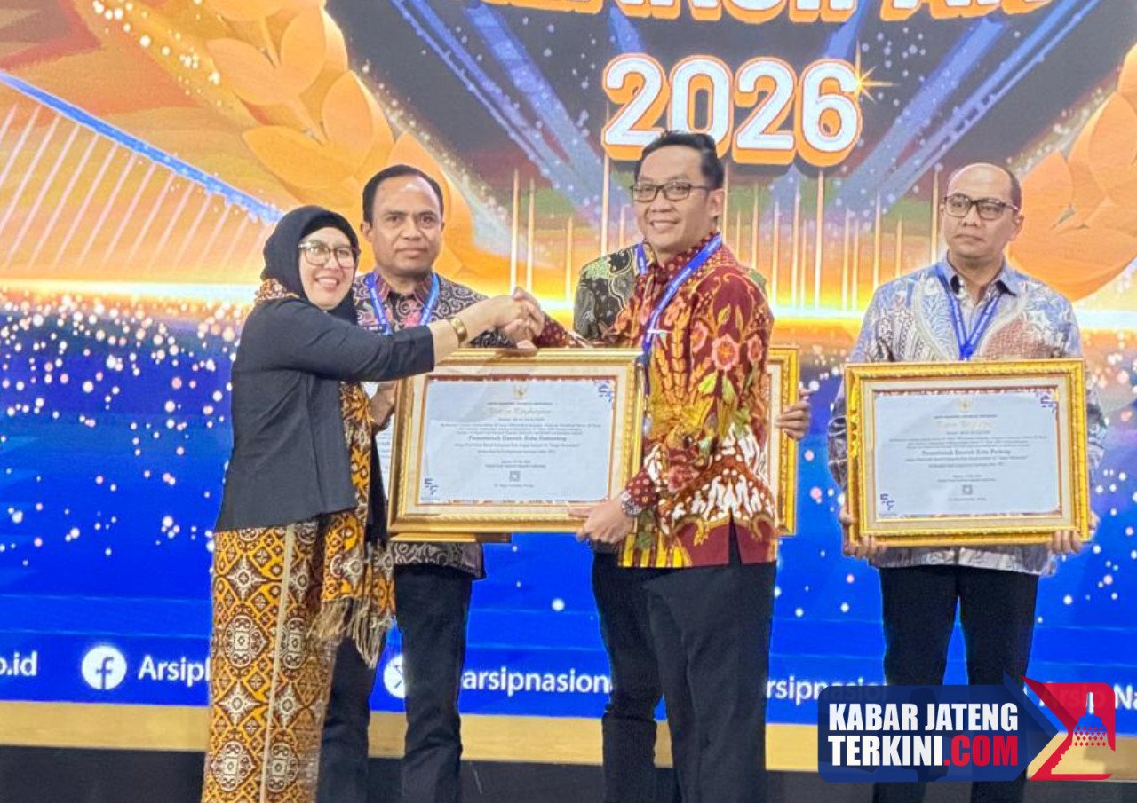 Kota Semarang meraih penghargaan sebagai Pengawasan Kearsipan Nasional dari Arsip Nasional Republik Indonesia (ANRI).