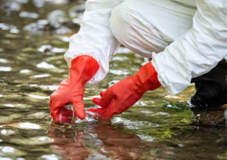 Sungai Babon Semarang Diduga Tercemar, DLH Ambil Sampel Air