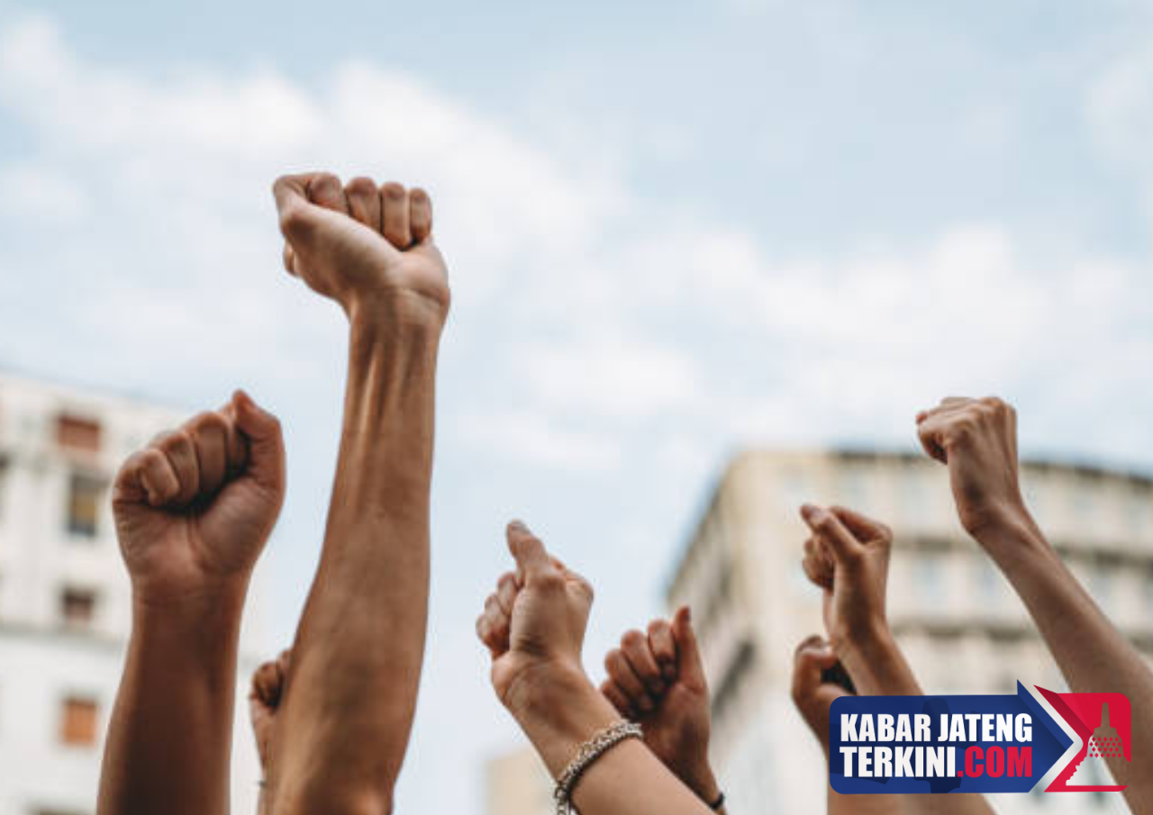 4 Kelompok Serentak Gelar Aksi Demo di Depan Gedung DPR RI, Tuntutannya Apa Saja?