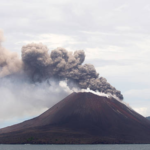 Pemprov Pastikan Debu Vulkanik Gunung Anak Krakatau Belum Sampai ke Jateng